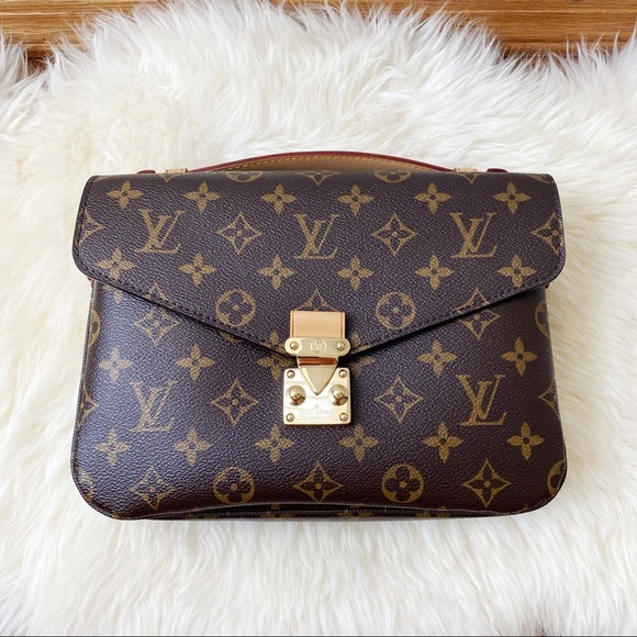 LV Pochette Métis in Monogram Canvas - Picture 2 of 15